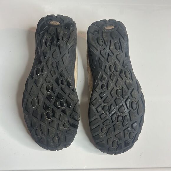 Cabelas  slip on sneakers - Picture 7 of 8